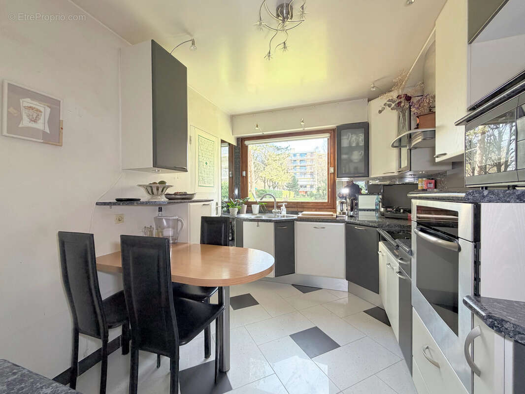 Appartement à RUEIL-MALMAISON