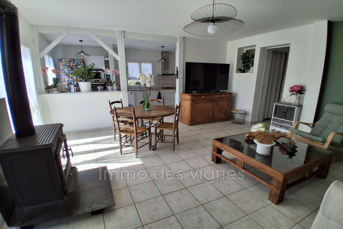 Maison à AMBARES-ET-LAGRAVE