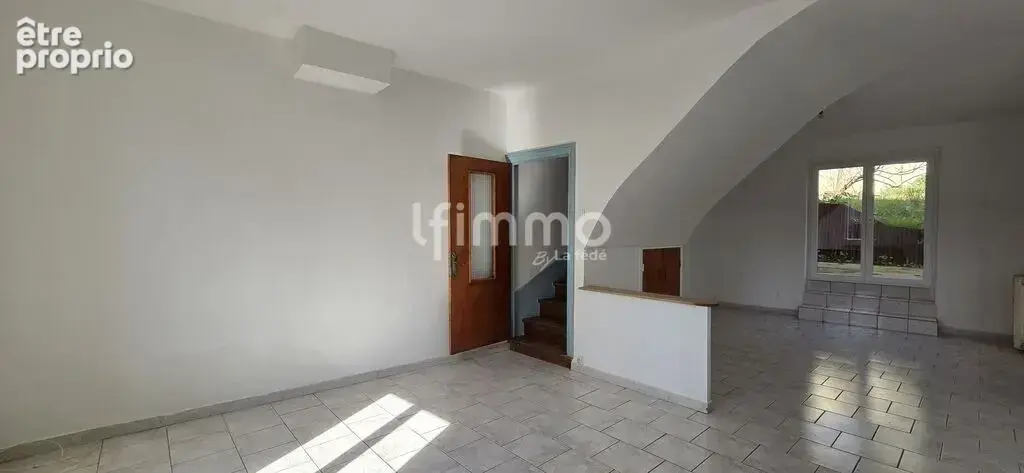 Maison lumineuse avec extérieur - photo 2