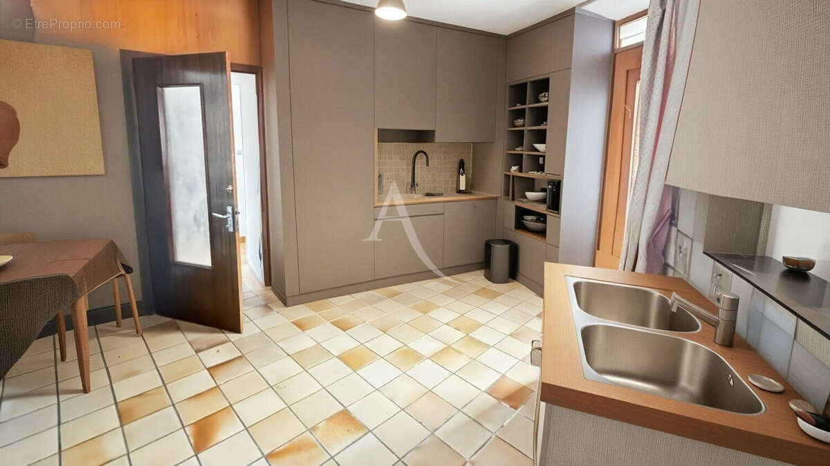 Maison à SAINT-SULPICE-DE-FAVIERES