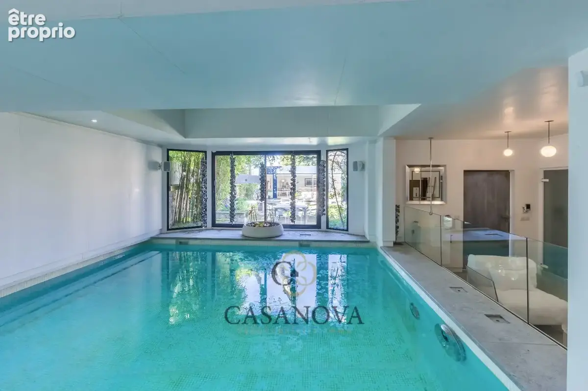 Propriété de caractère rénovée à Aimargues  ancien chai avec piscine intérieure, espace bien-être et prestations haut de gamme - photo 10