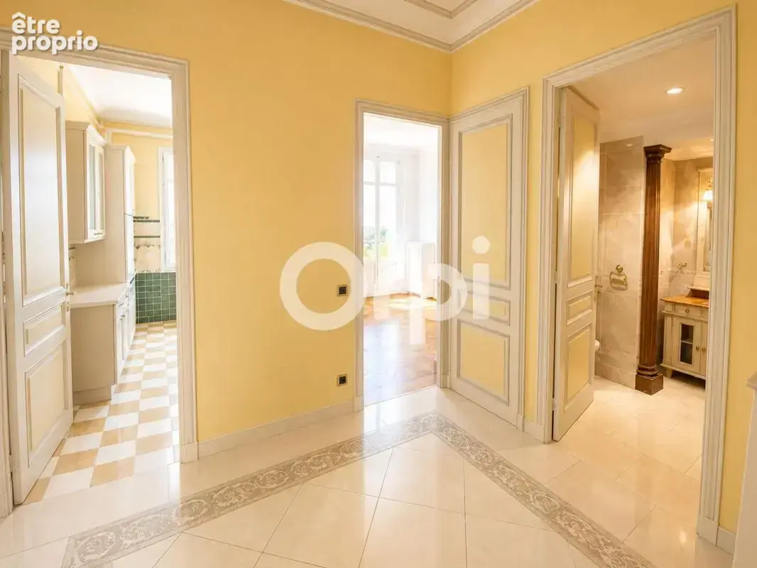 Cannes, vue  exceptionelle mer et le suquet, immeuble d'époque et de renom - photo 5