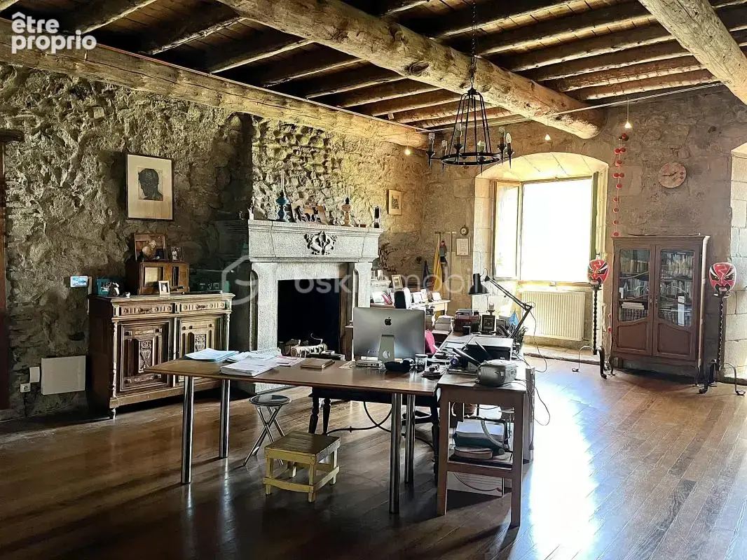 Appartement exceptionnel de 148 m² dans château médiéval du XIIème siècle - photo 2