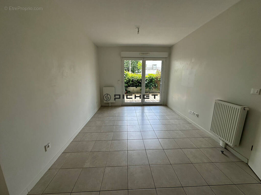 Appartement à VILLENAVE-D&#039;ORNON