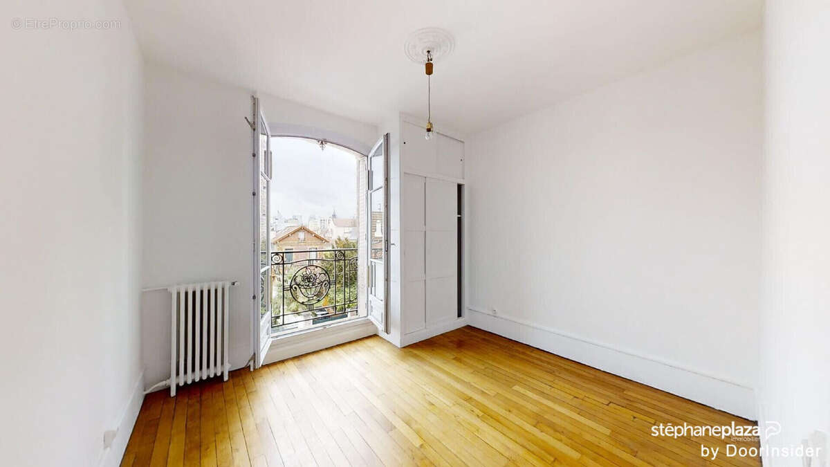 Appartement à LA GARENNE-COLOMBES