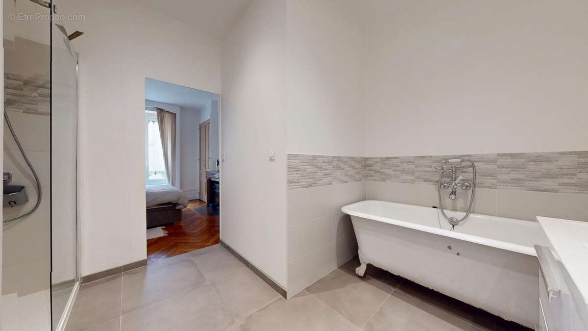 Appartement à LYON-6E