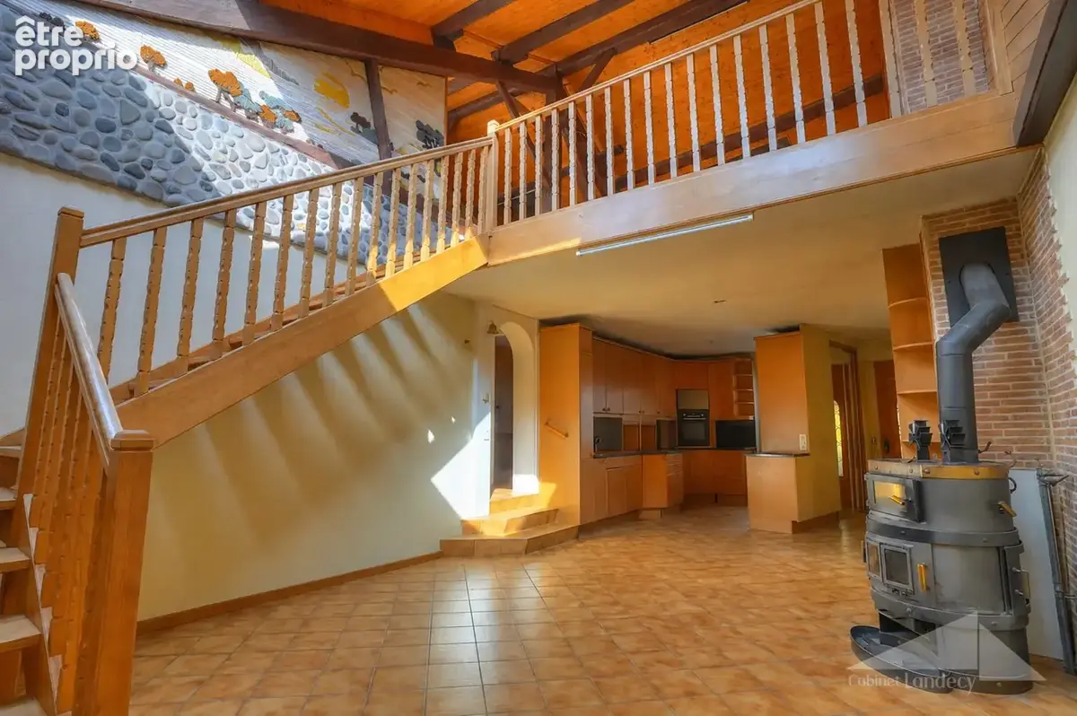 Maison 3 pièces 101 m² à vendre à Pougny (01550) - photo 3