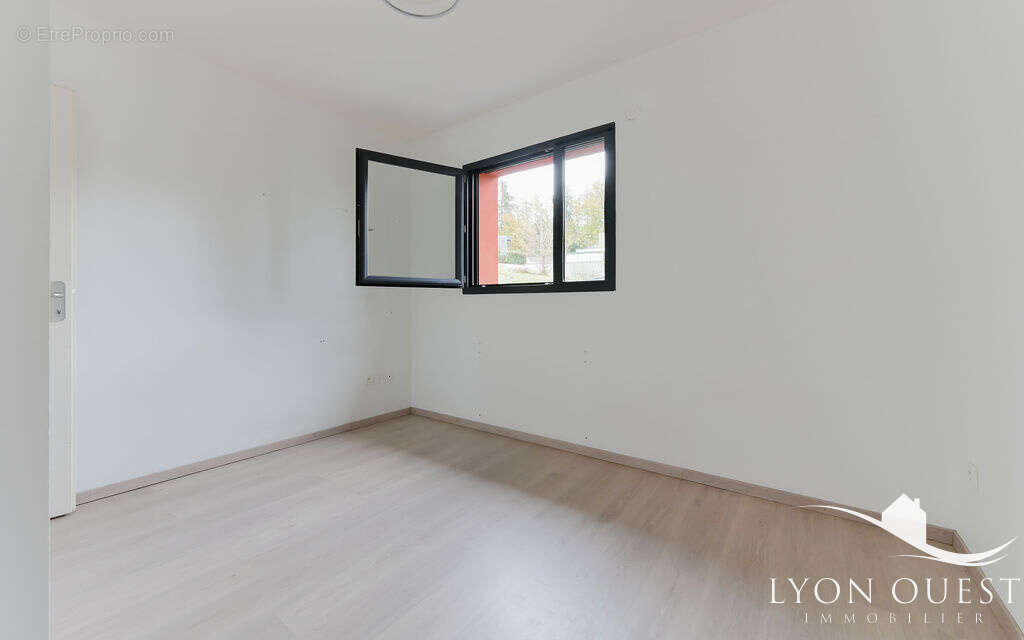 Appartement à CHARBONNIERES-LES-BAINS