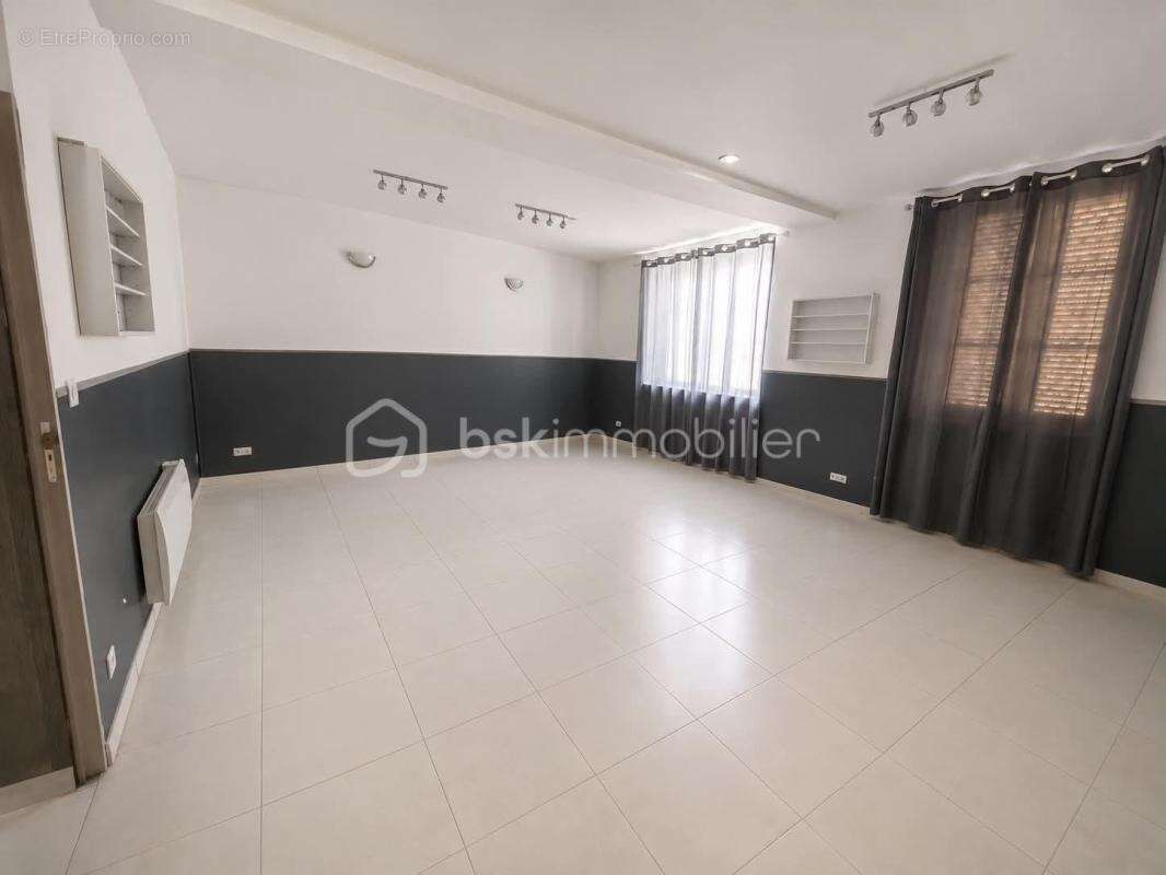Maison en pierre de caractère de 190 m² avec dépendance – Boynes - photo 10