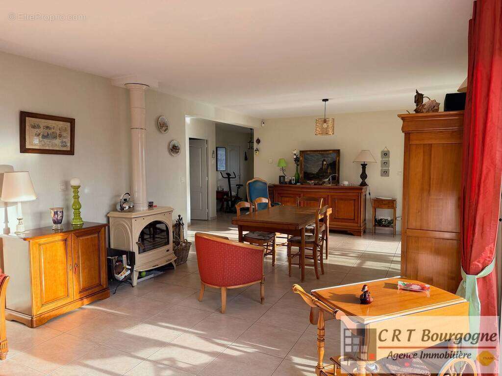 Maison à VILLIERS-SAINT-BENOIT