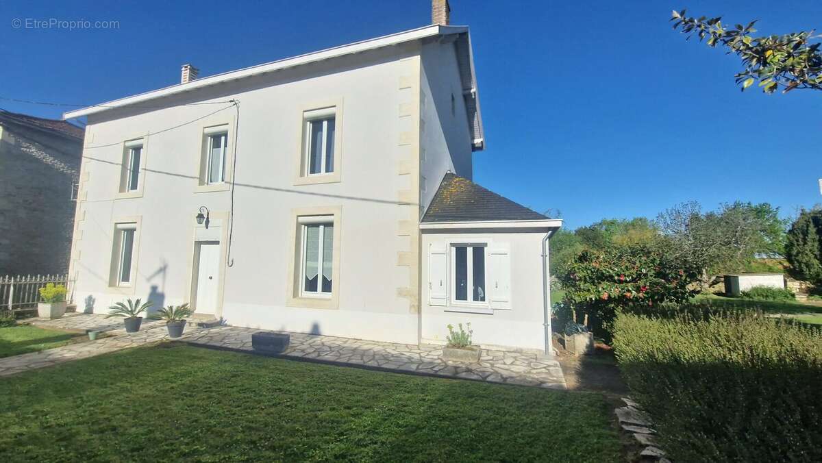 Maison à LA CRECHE