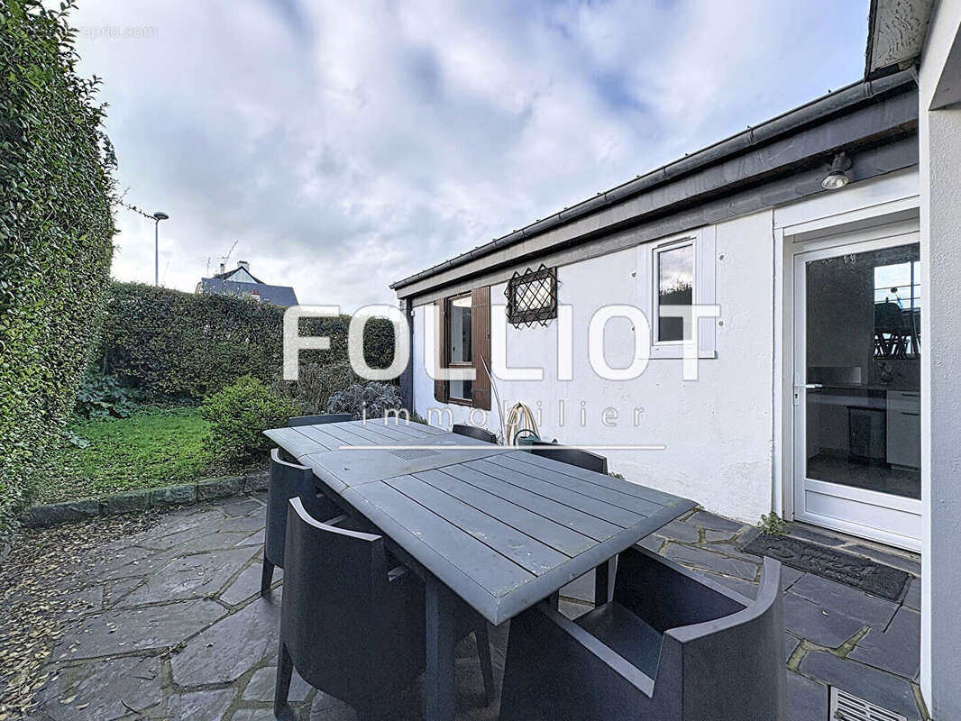 Maison à DONVILLE-LES-BAINS