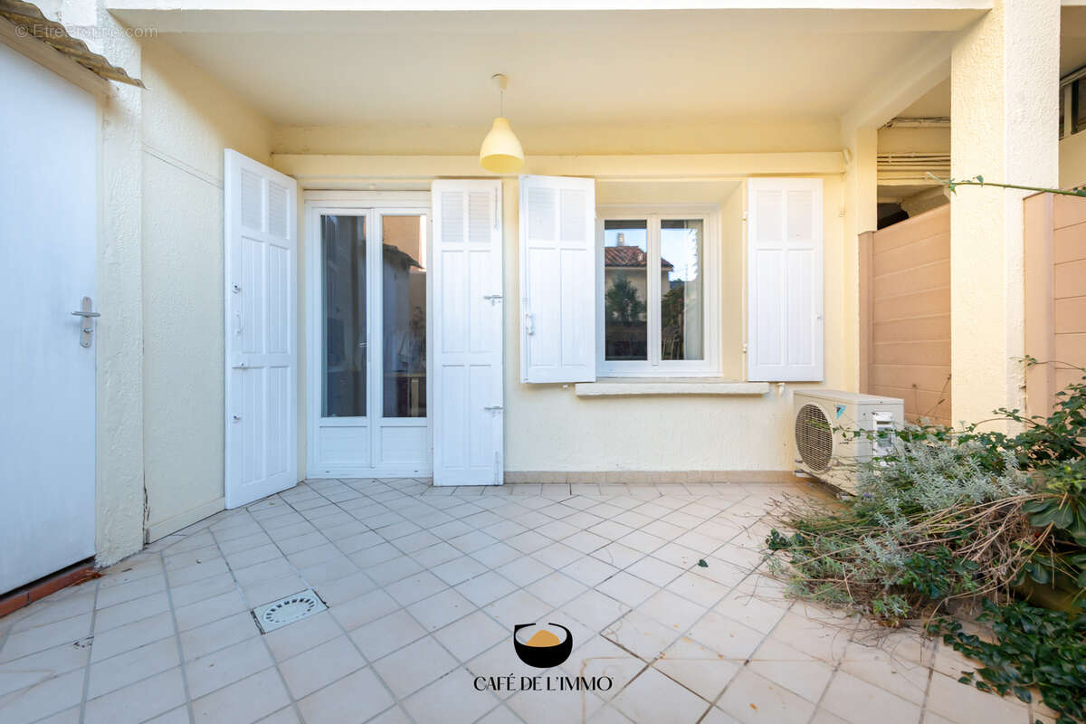 Appartement à MARSEILLE-6E