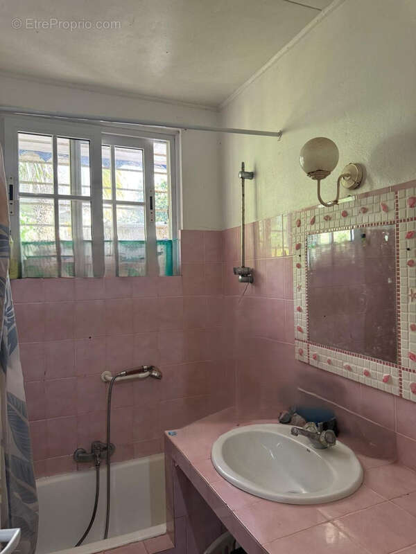 Maison à REMIRE-MONTJOLY