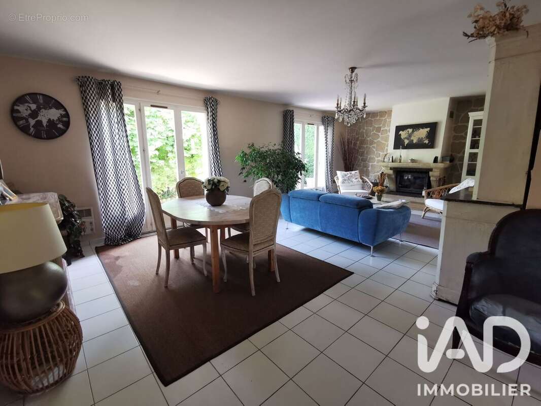 Maison 124 m² à Nezel  - photo 5