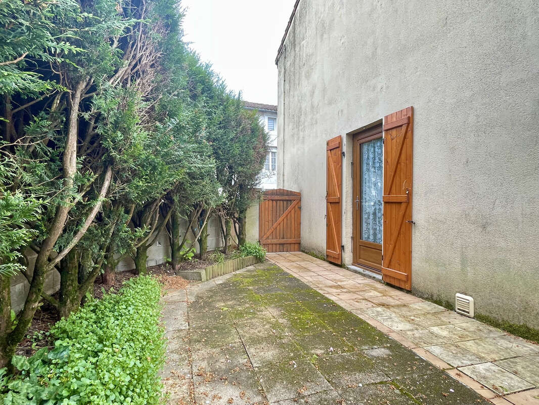Maison à CONFOLENS
