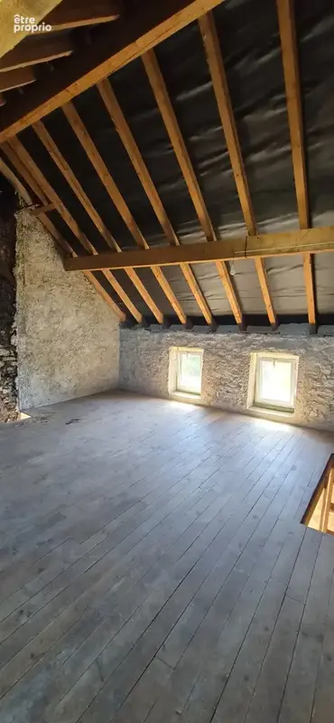 Maison de village en pierre avec cours privative, cave et 2 places de stationnement. - photo 11