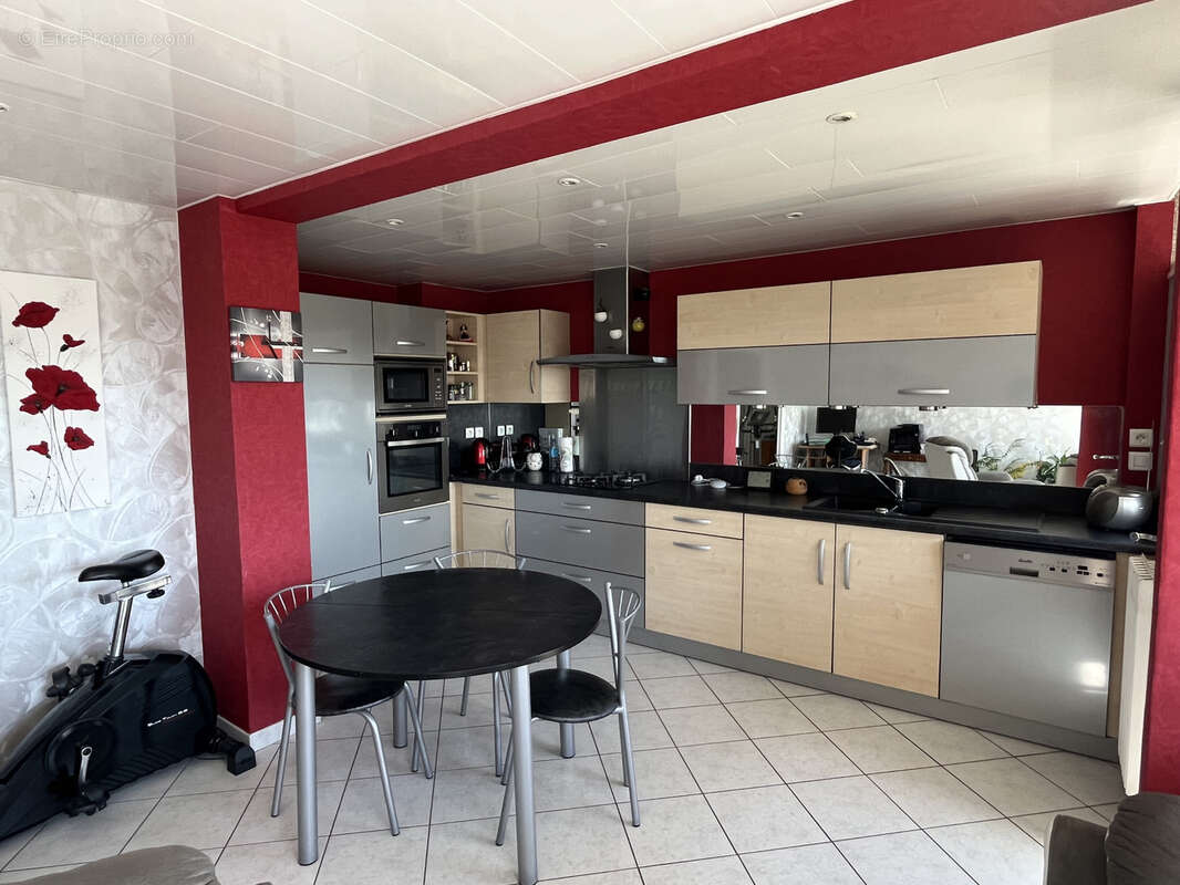T4 lumineux de 84 m2 avec vue dégagée   Garage en option - photo 3