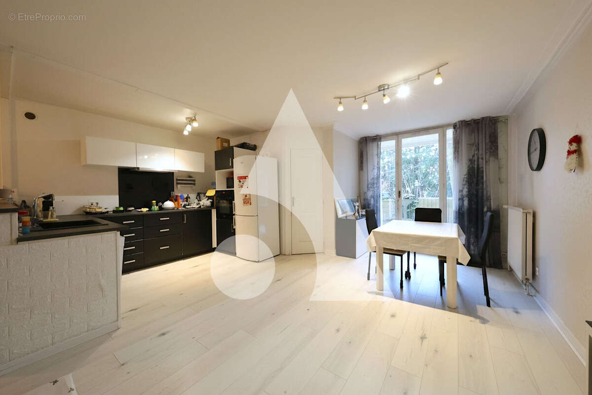 Appartement à CORBEIL-ESSONNES