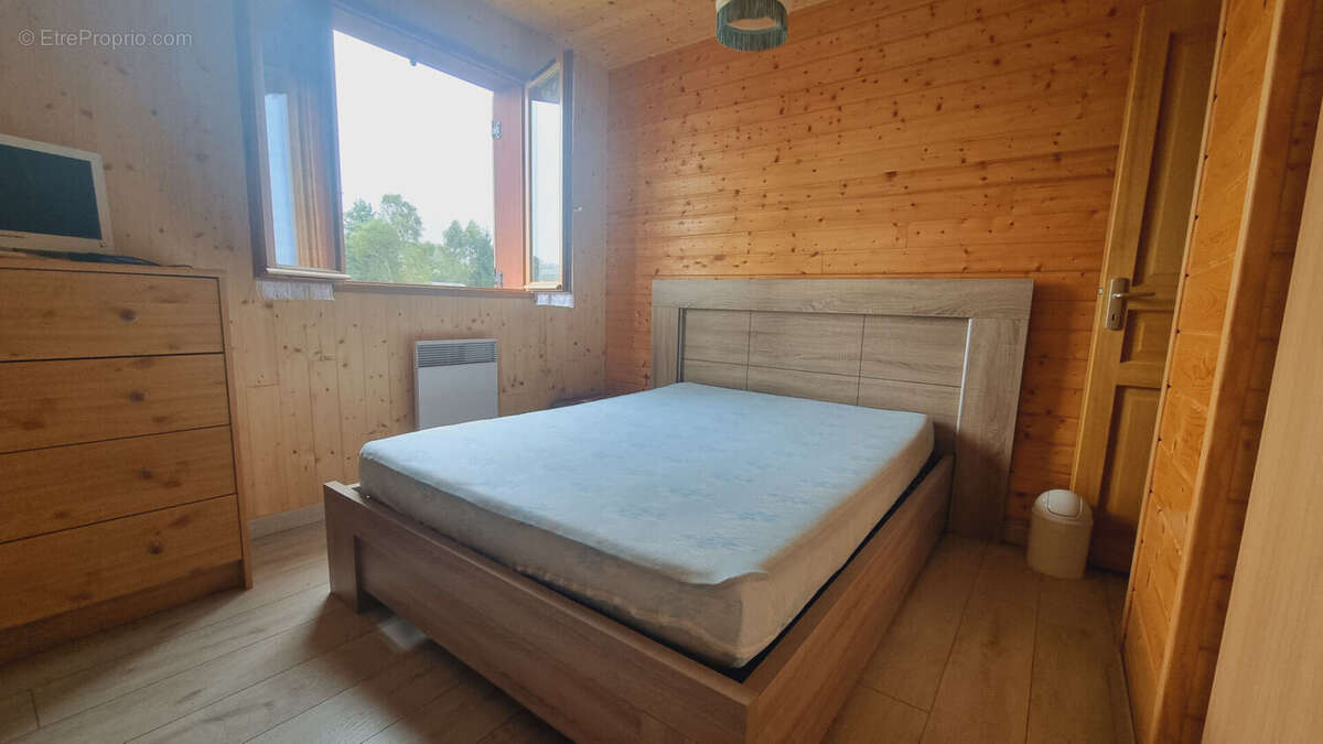 Maison à SAINT-GENES-CHAMPESPE