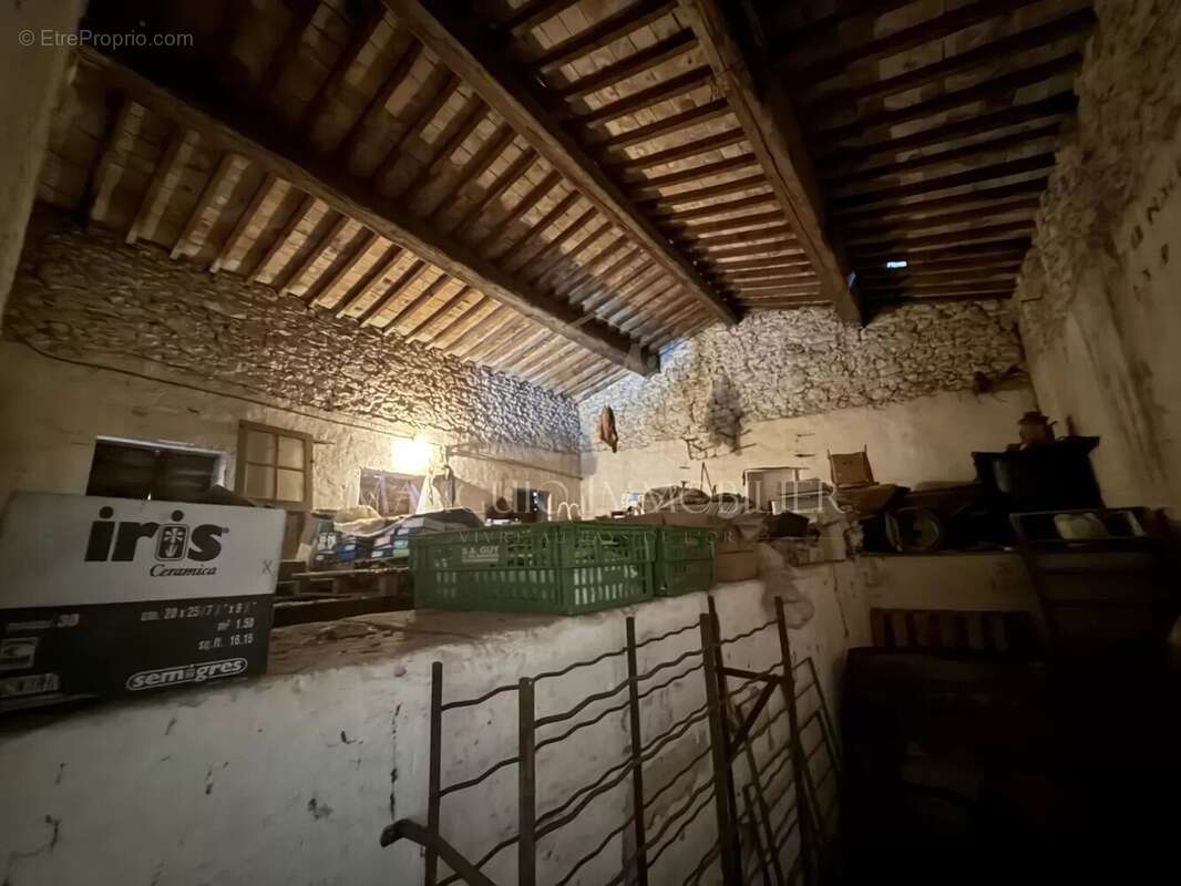 Propriété à Lansargues - Remise de 250 m² - photo 11