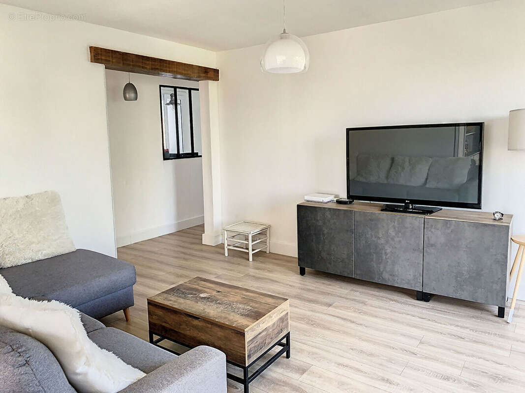 Appartement à VILLENAVE-D&#039;ORNON