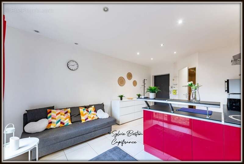 Appartement à VAUJOURS