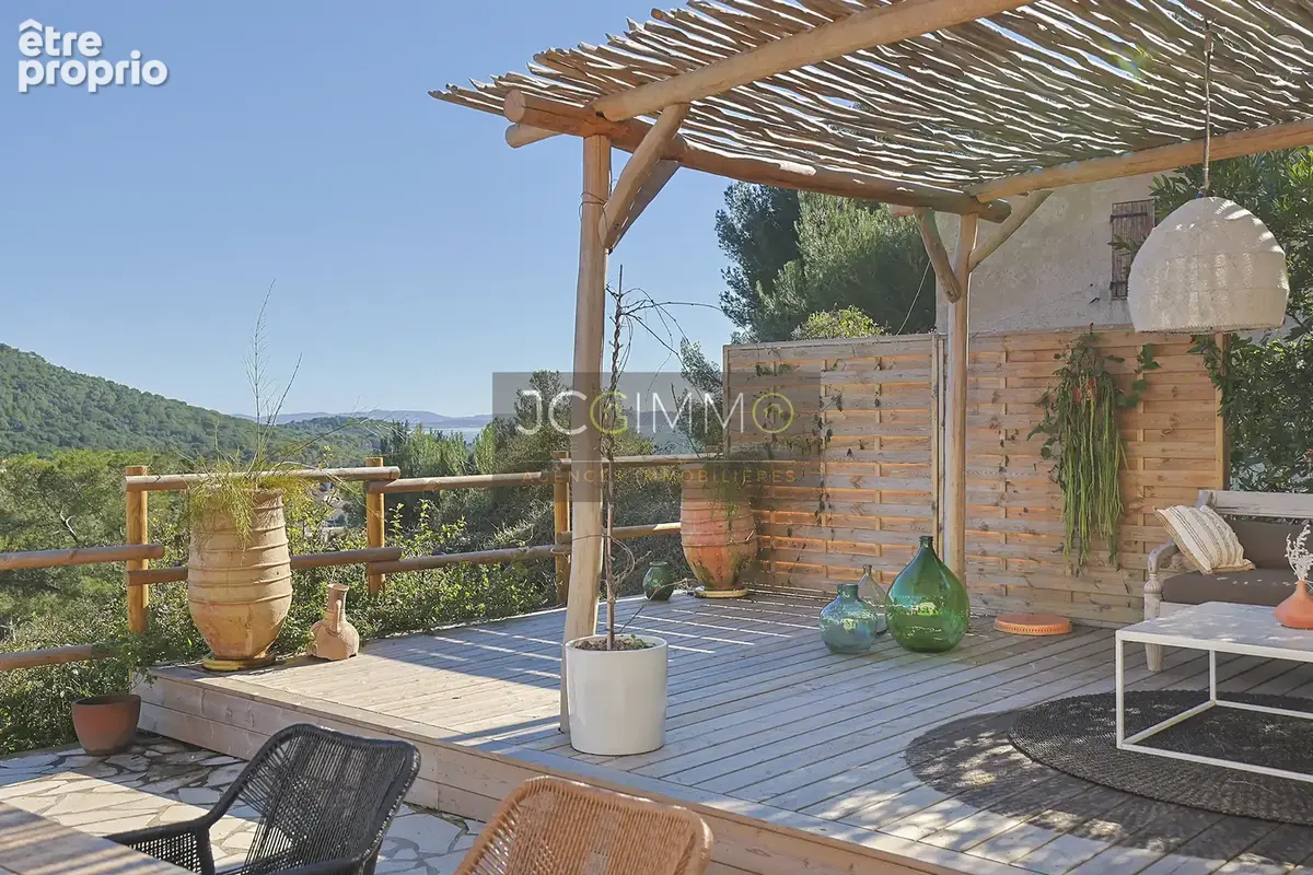 Carqueirane - villa t6 183 m2 vue mer dominante et panoramique avec studio - photo 35