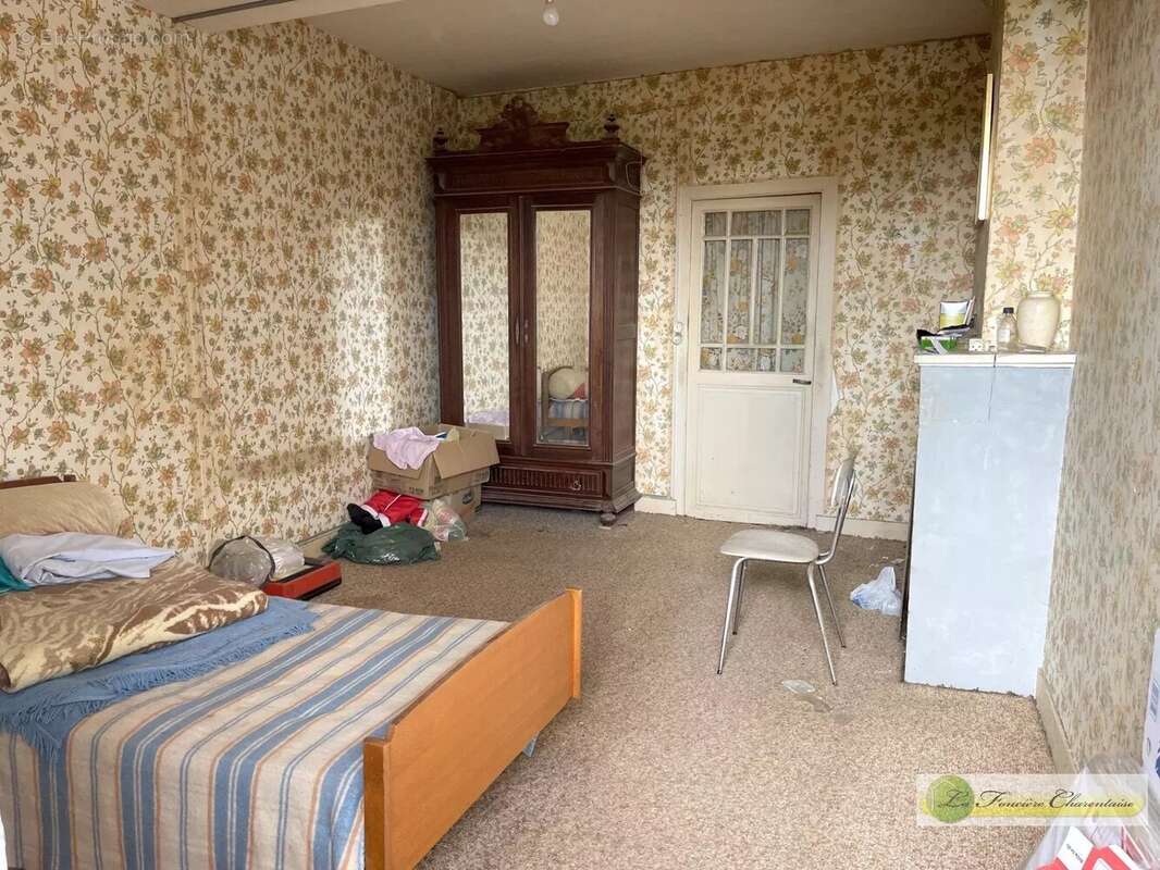 Maison à MARCILLAC-LANVILLE