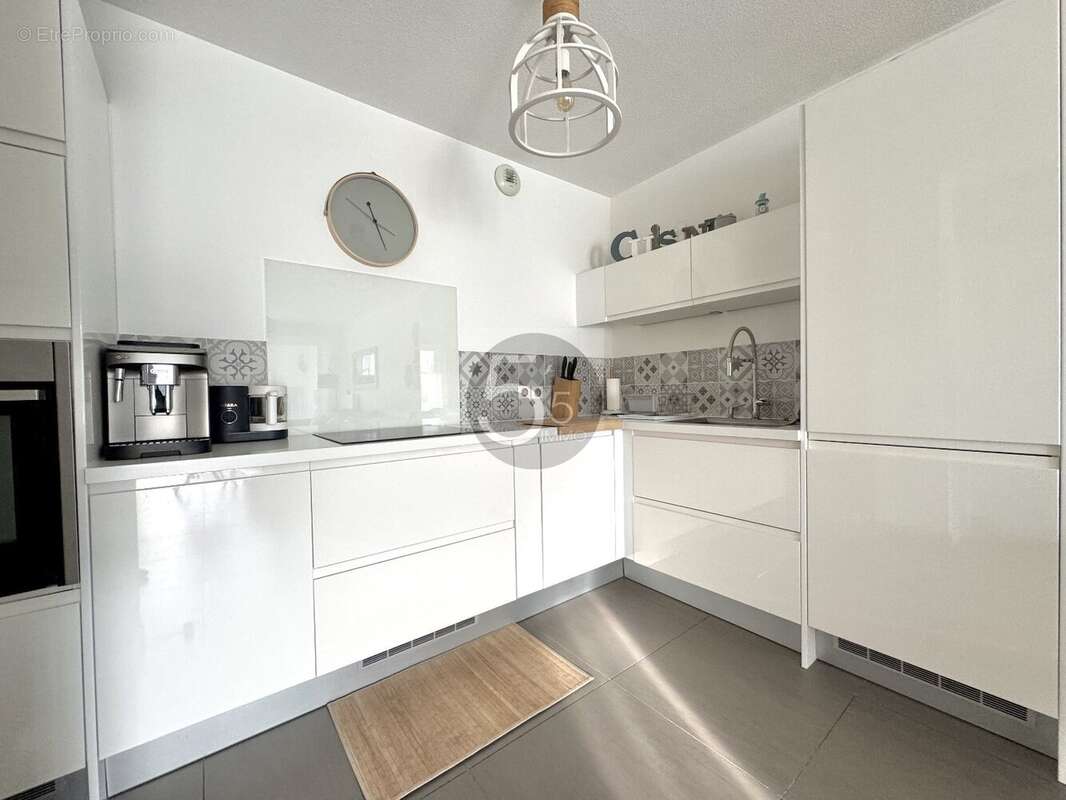 Appartement à LATTES