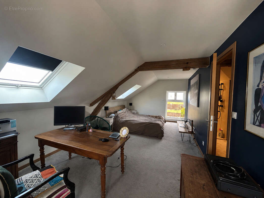 Maison rénovée, habitable de suite, garage, jardin clos avec piscine - photo 10