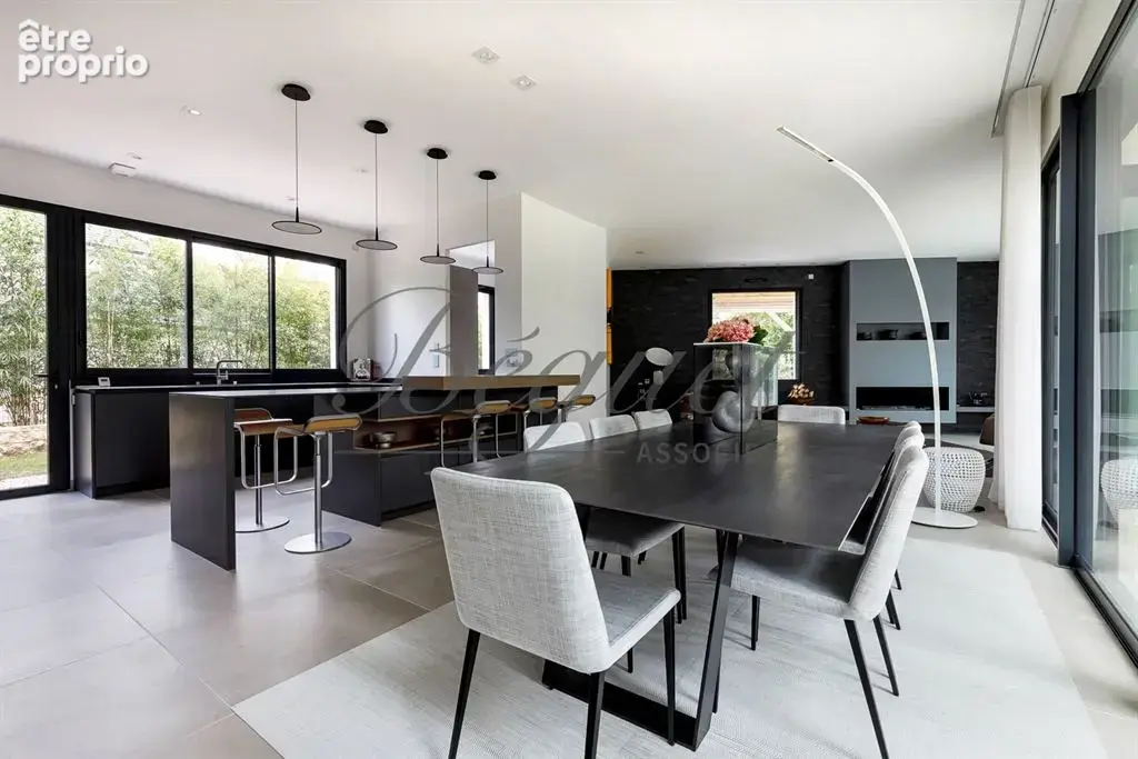 Vaucresson (92420) – Maison de 350 m², 5 chambres, terrain de 1 300 m² – près de Paris, Hauts-de-Seine, Île-de-France - photo 9
