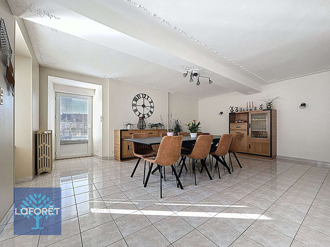 Maison à LA BAZOUGE-DU-DESERT