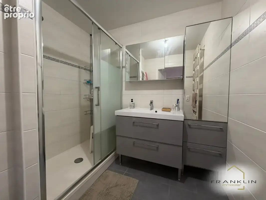 Construction récente - Appartement F4 - 83 m2 - 3 chambres - photo 9