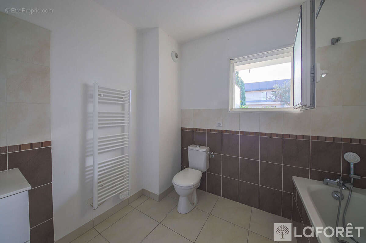 CENTRE PORTO VECCHIO - Appartement 2 pièces de plain pied avec terrasse. - photo 9