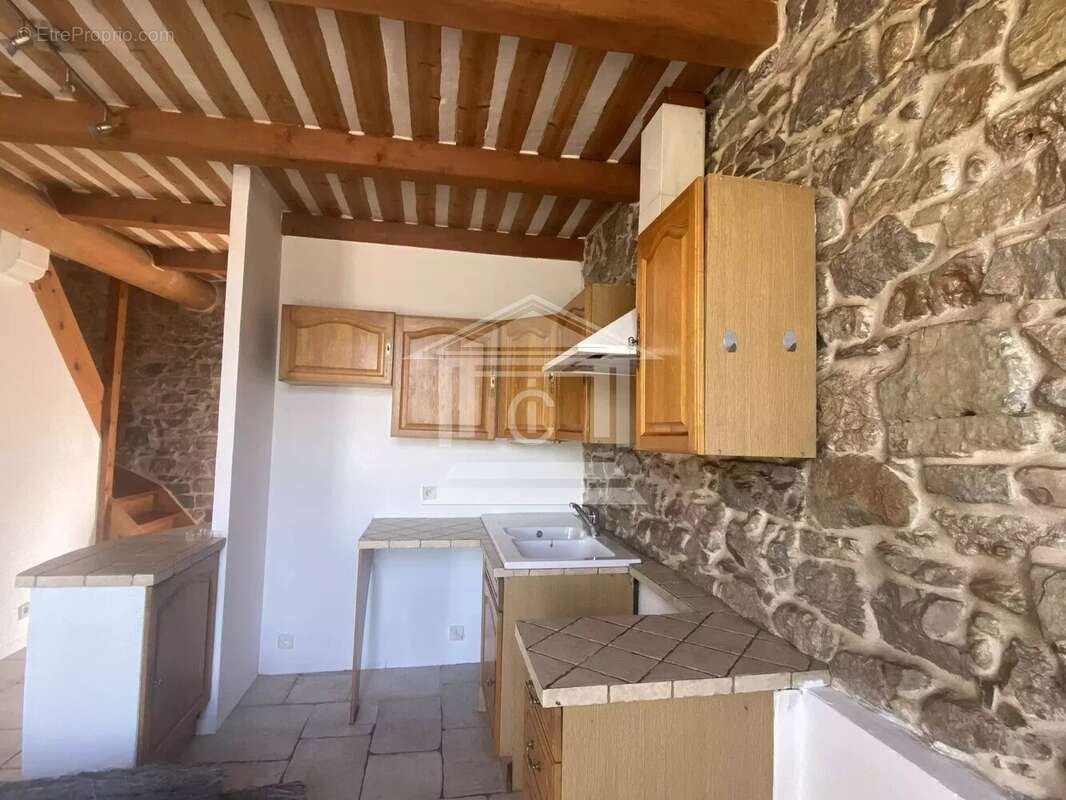 Appartement à FAYENCE