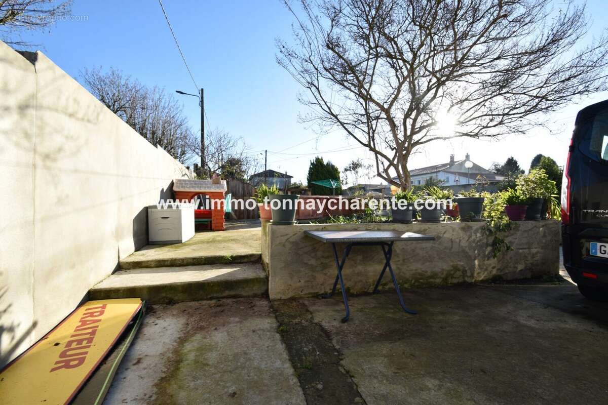 Maison à TONNAY-CHARENTE