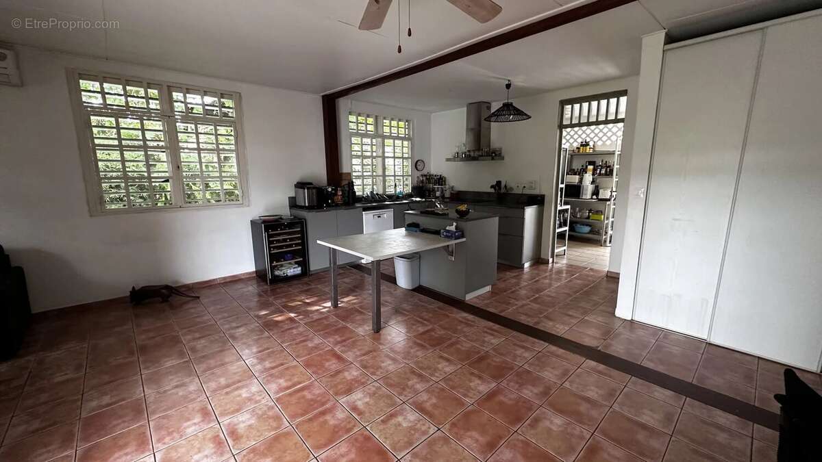 Maison à REMIRE-MONTJOLY