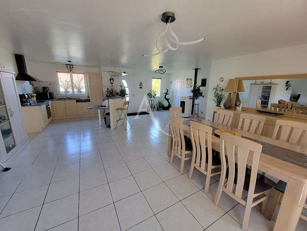 Maison à SAINT-ETIENNE-DU-BOIS