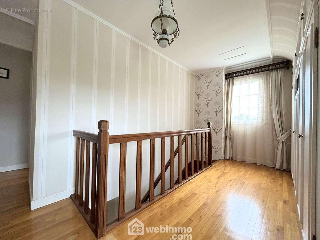 Maison à TREDREZ-LOCQUEMEAU