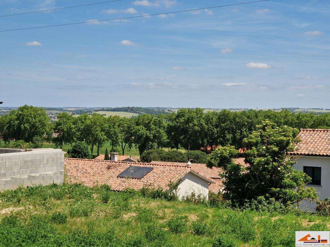 Terrain à MONTGISCARD