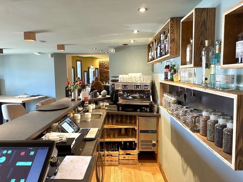 Commerce à HAUTELUCE