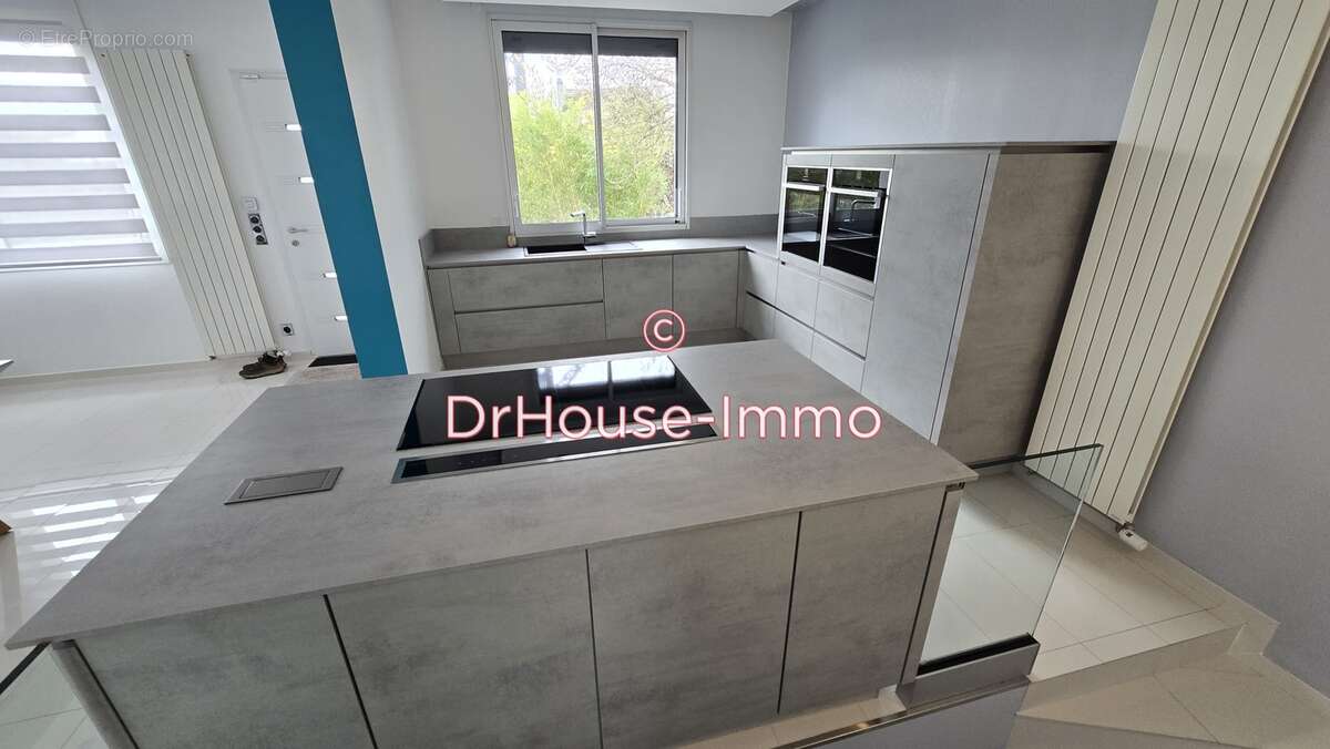 Maison à SAINT-MAUR-DES-FOSSES