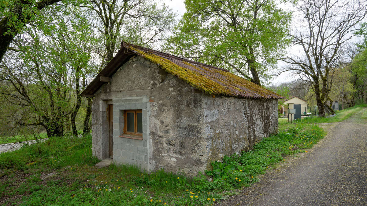 Maison à MONTAIGU-DE-QUERCY