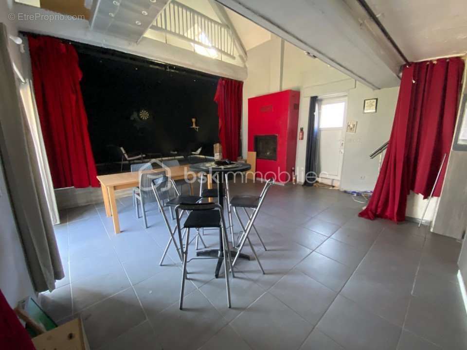 Maison à SAINT-MARTIN-DES-CHAMPS