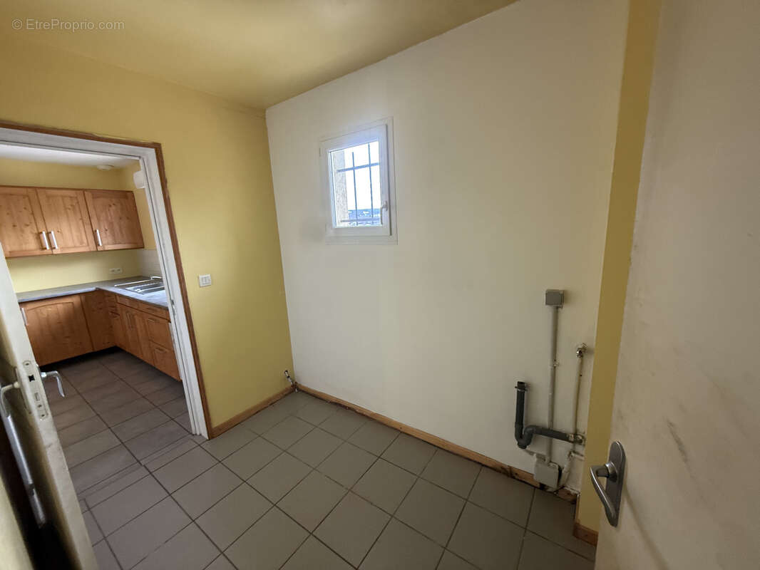 Maison à SAINT-JULIEN-CHAPTEUIL