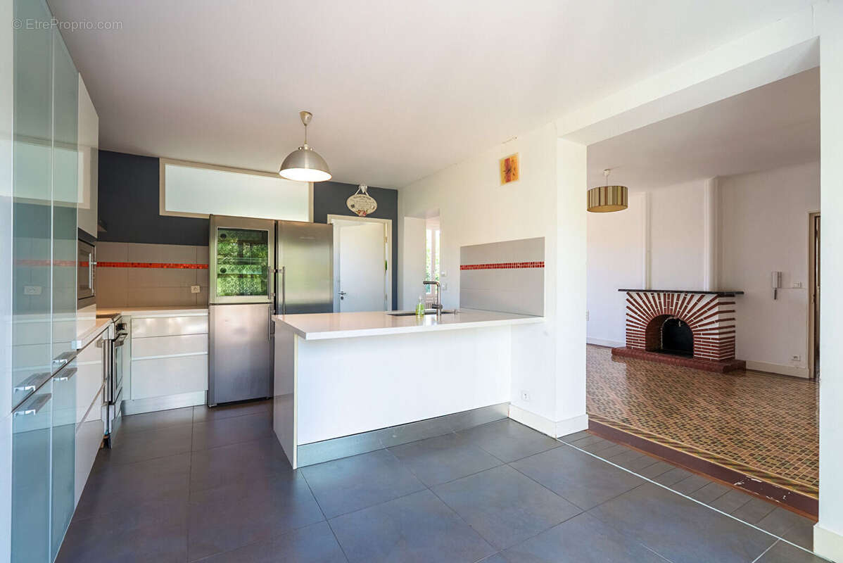 CARCASSONNE - PASTEUR Villa T9 272m² (207m² hab.) avec guest house, piscine, jardin, garage, et pool house - photo 8