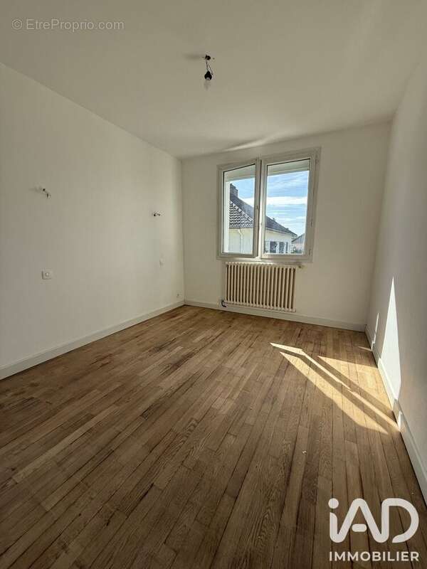 Maison 136 m² à Saint-Florent-Sur-Cher  - photo 7