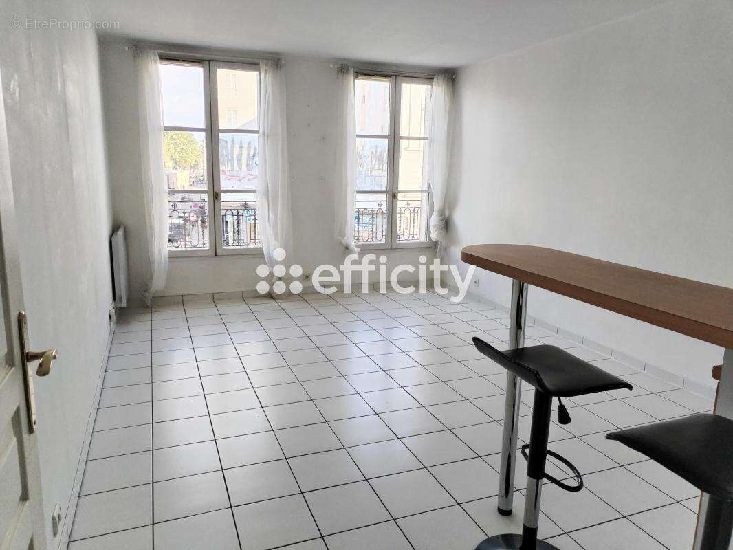 Appartement à PARIS-10E