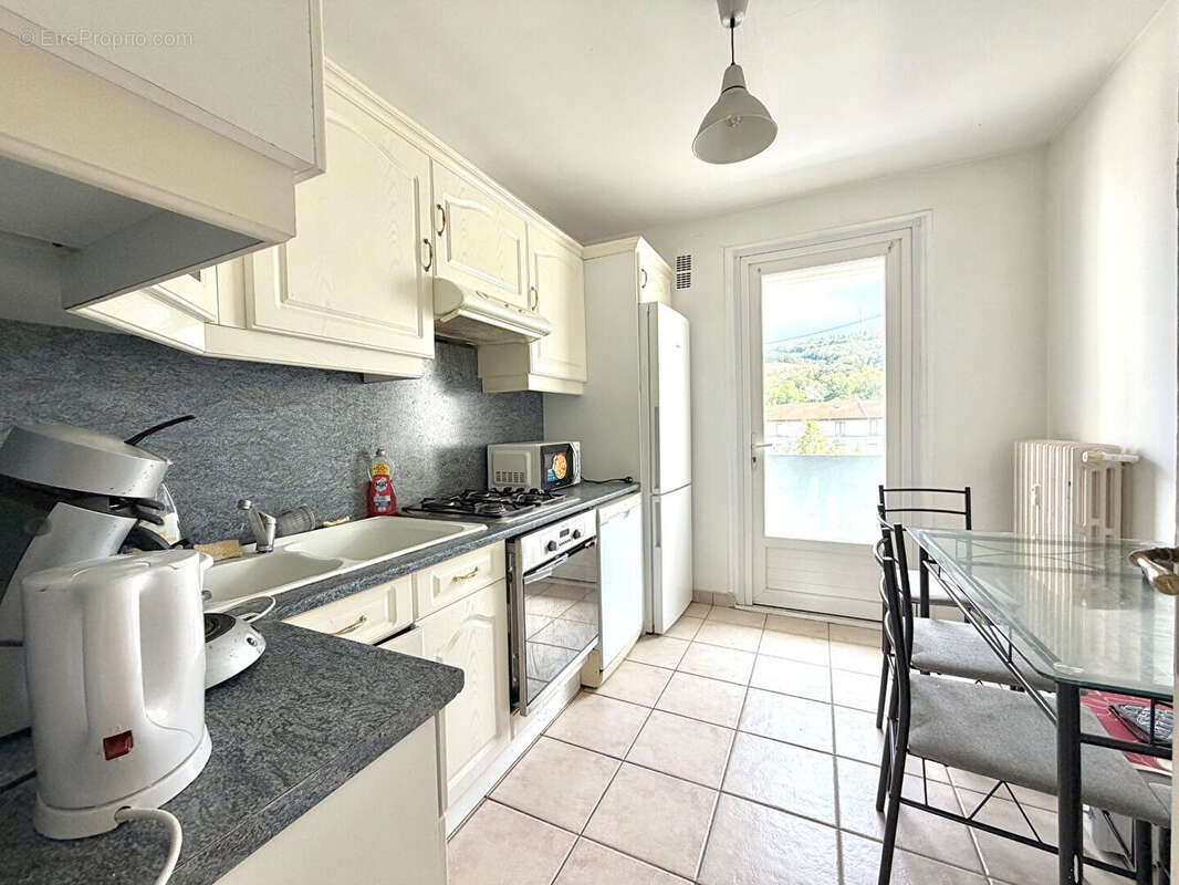 T4 Lumineux - 3 chambres & 2 balcons - photo 6